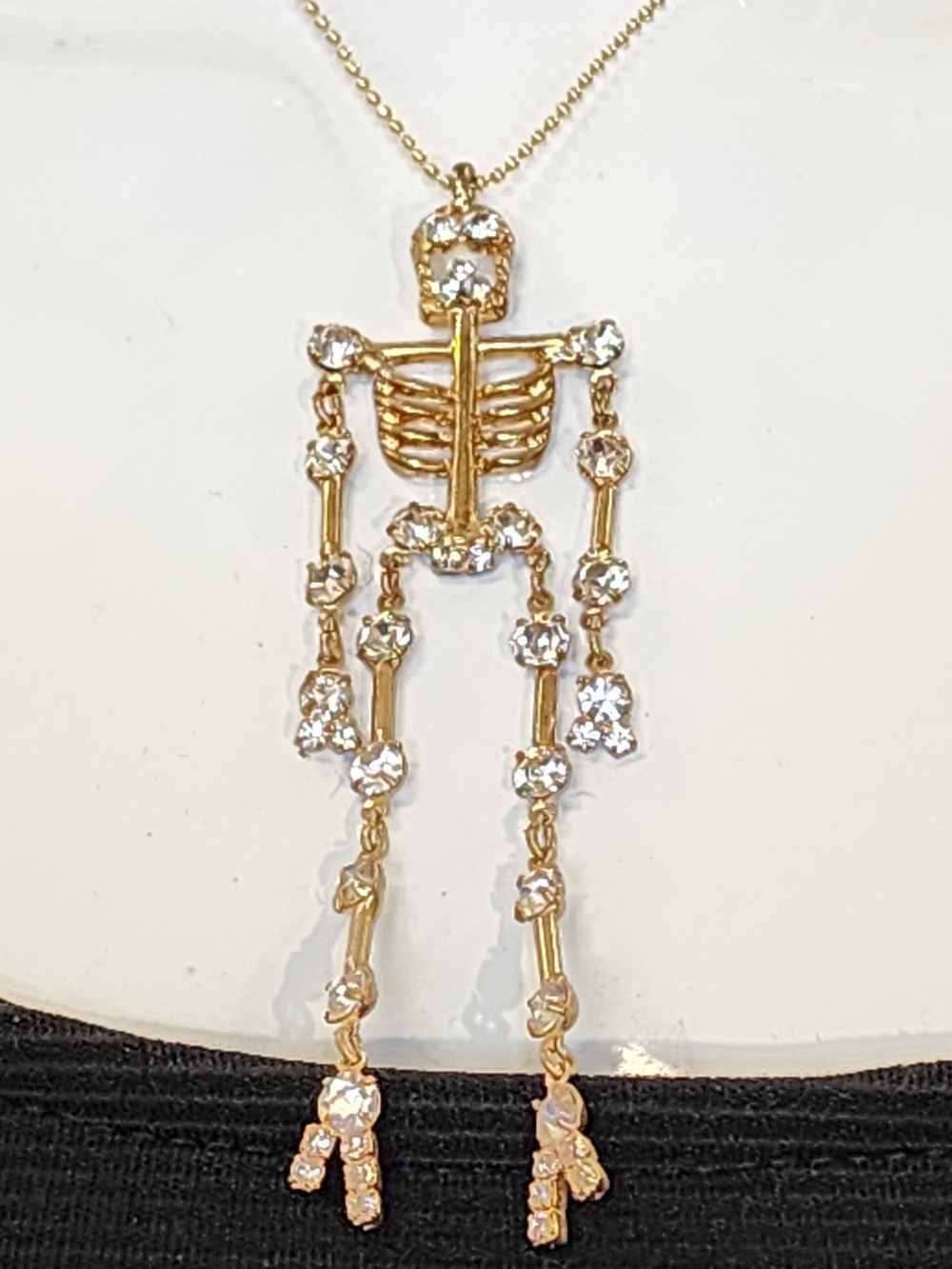 Y2K Gold Tone Rhinestone Articulated Skeleton Necklace Dangling Halloween - Picture 9 of 11
